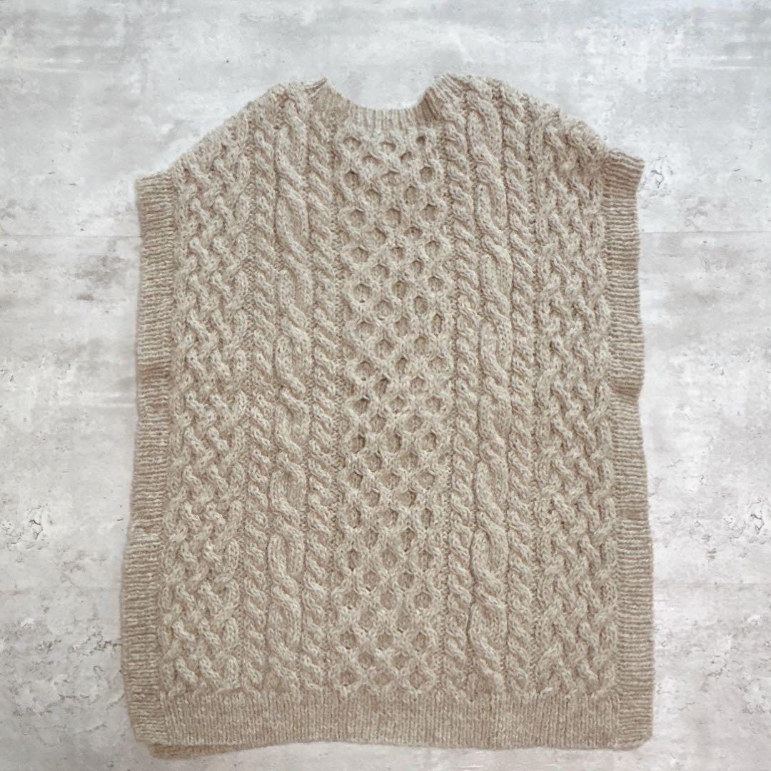 utilité ユティリテ ケーブルニット ベスト ゆったり　サイドボタン