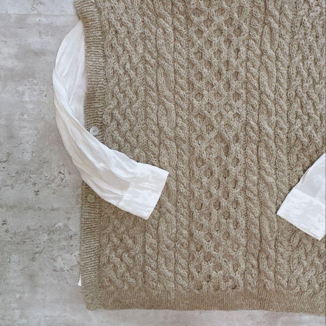 utilité ユティリテ ケーブルニット ベスト ゆったり　サイドボタン