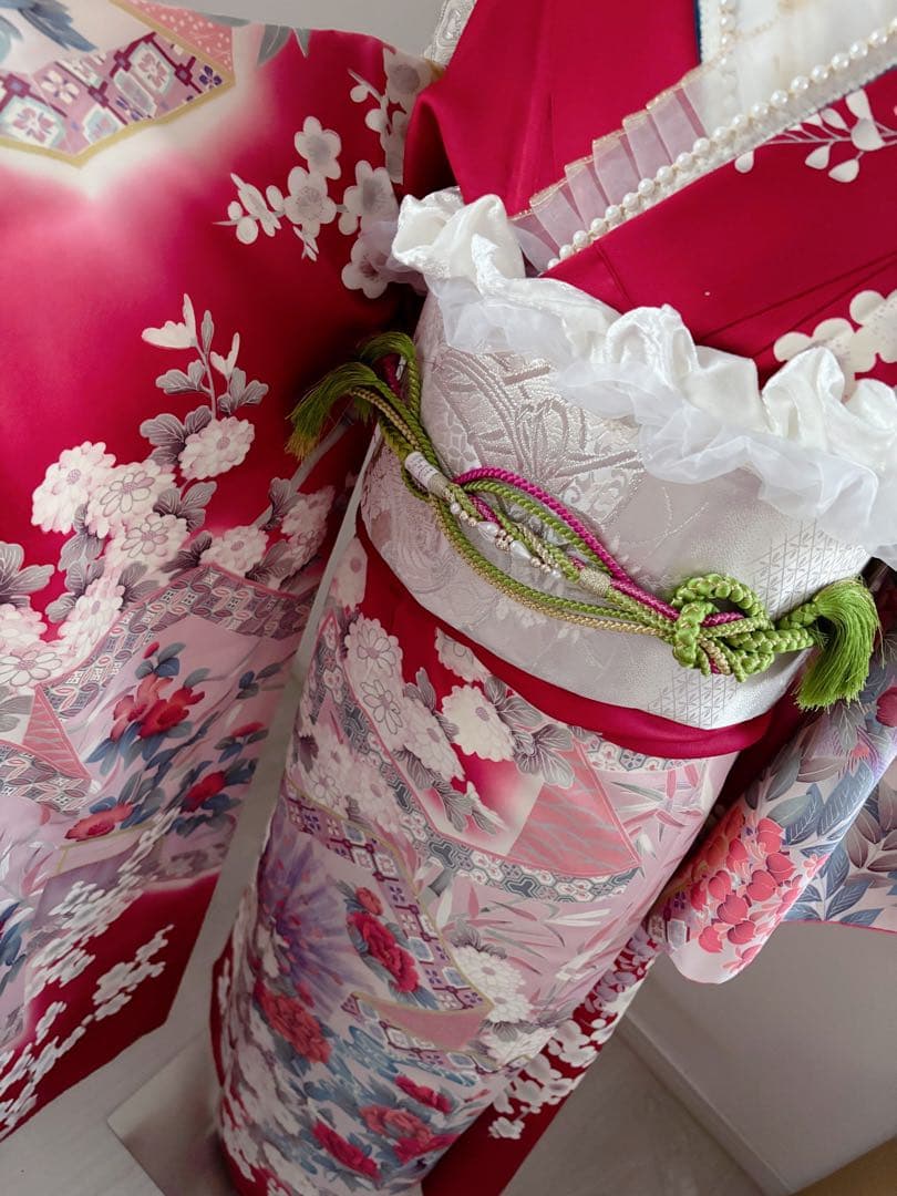 美品正絹振袖フルセット　姫　フリル　西陣織袋帯付き豪華赤い花柄　成人式
