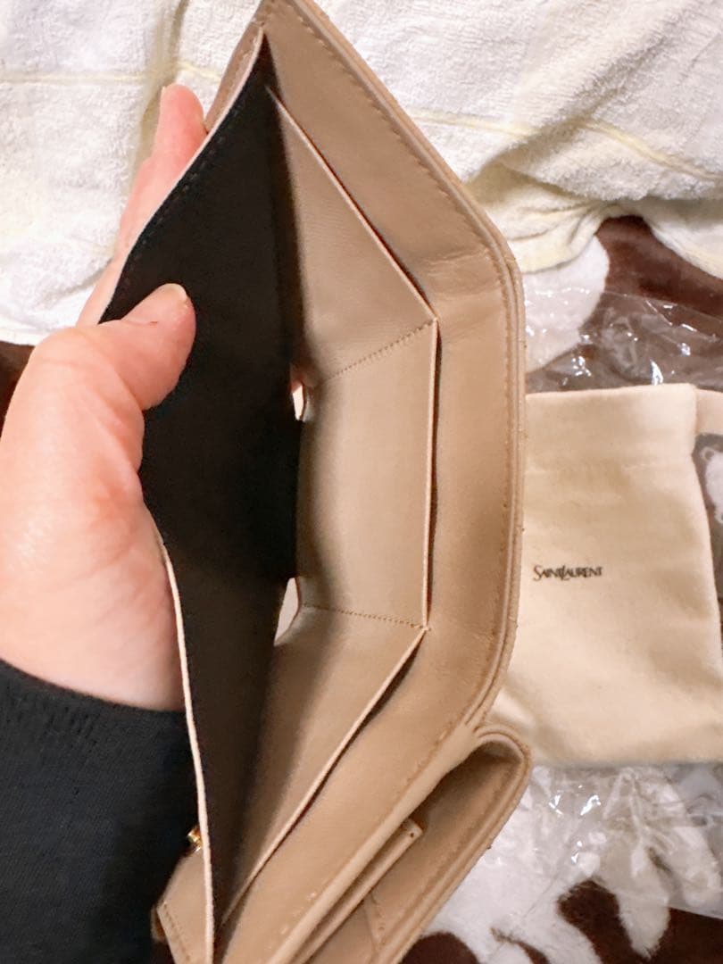 最終お値段サンローラン　三つ折り財布