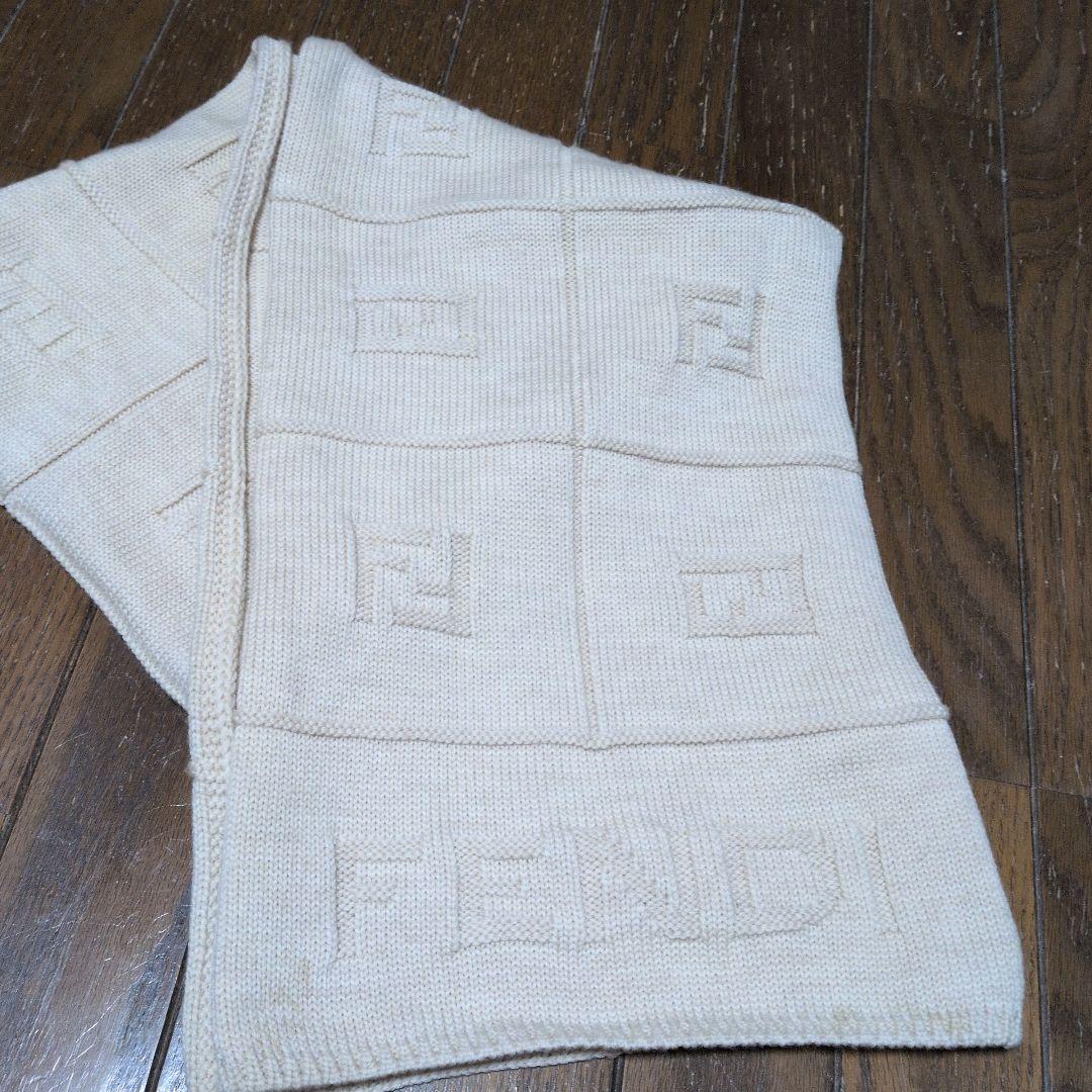 FENDI ニットマフラー ベージュ ロゴ入り美品超希少