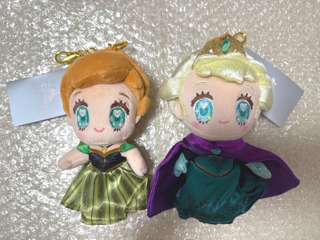 ディズニーストア tiny ぬいぐるみキーチェーン アナ雪 戴冠式 アナ エルサ