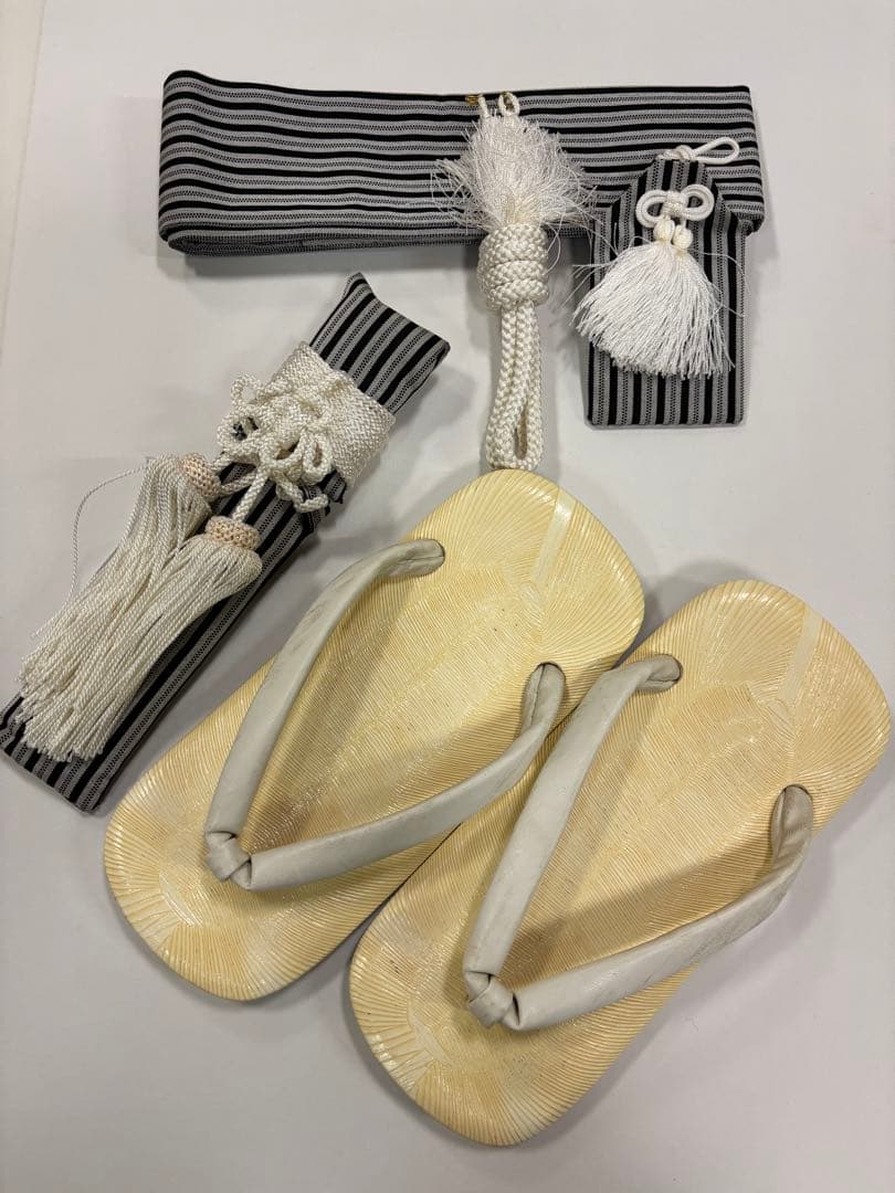 七五三　5歳男の子　着物・袴セット　黒系　兜と龍　白波　松