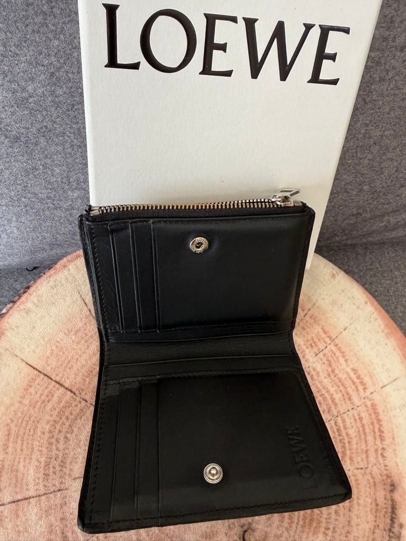 LOEWE ブラック 三つ折り財布