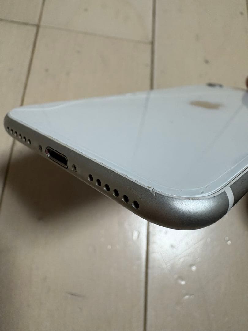 iPhone SE2 64GB 背面ガラス割れ