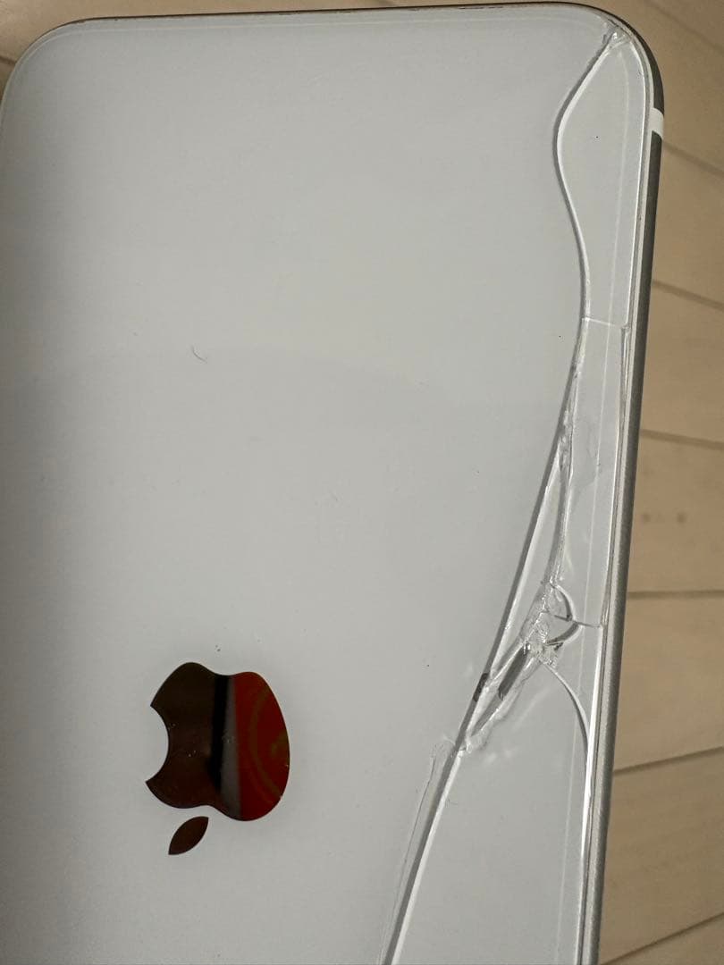 iPhone SE2 64GB 背面ガラス割れ