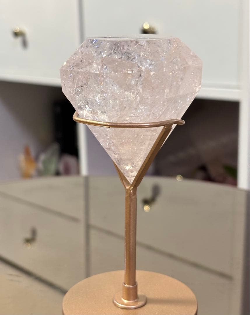 ラスト　高品質　ピンククォーツ　ピンクアゼツライトBIGダイヤモンド　スタンド付