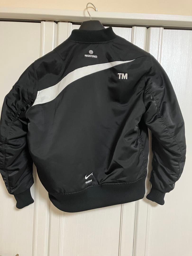 ナイキ スウッシュ ボンバージャケット MA-1 リバーシブル　Ｌサイズ