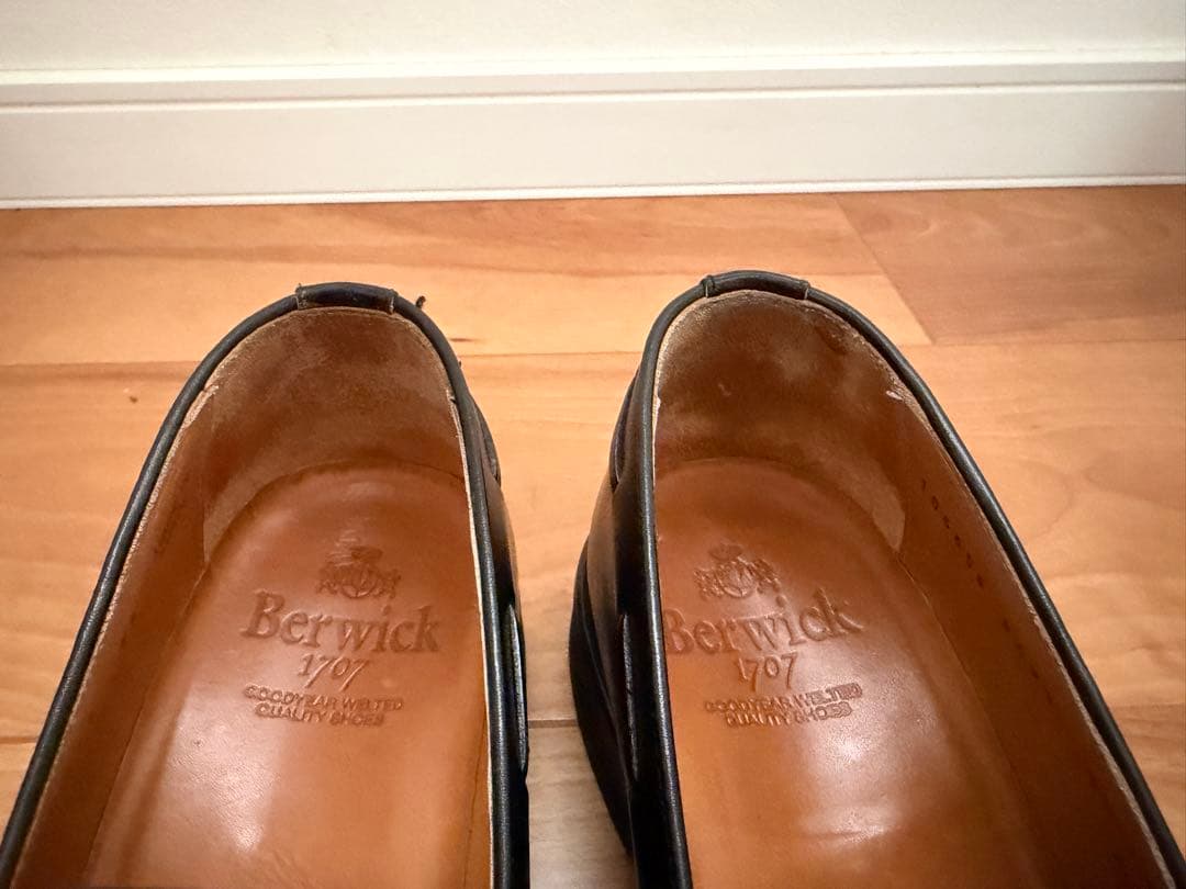 Berwick タッセルローファー ブラック　8491