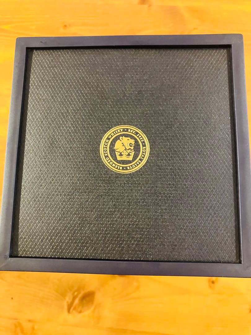 【未開栓】ロイヤルサルート21年 赤 700ml 陶器ボトル