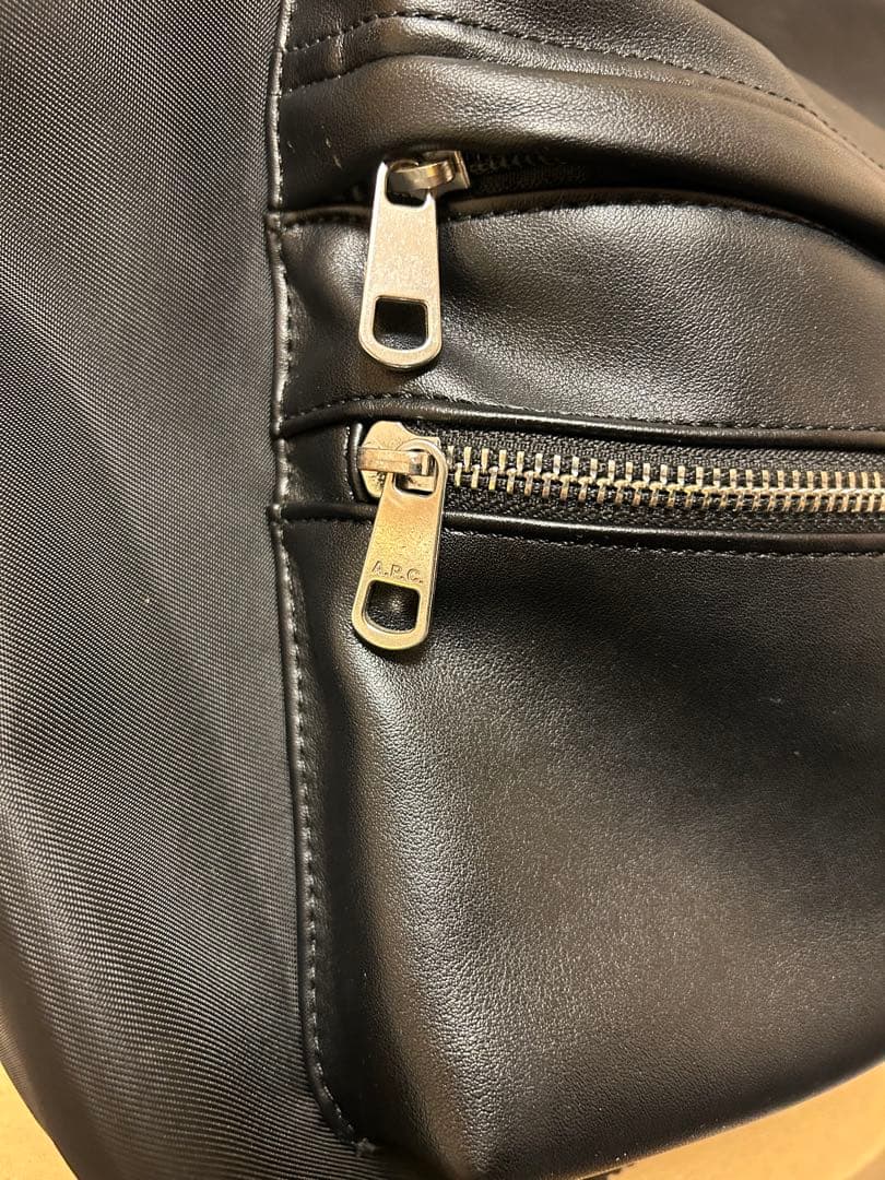 R*S様 A.P.C. ブラック リュック