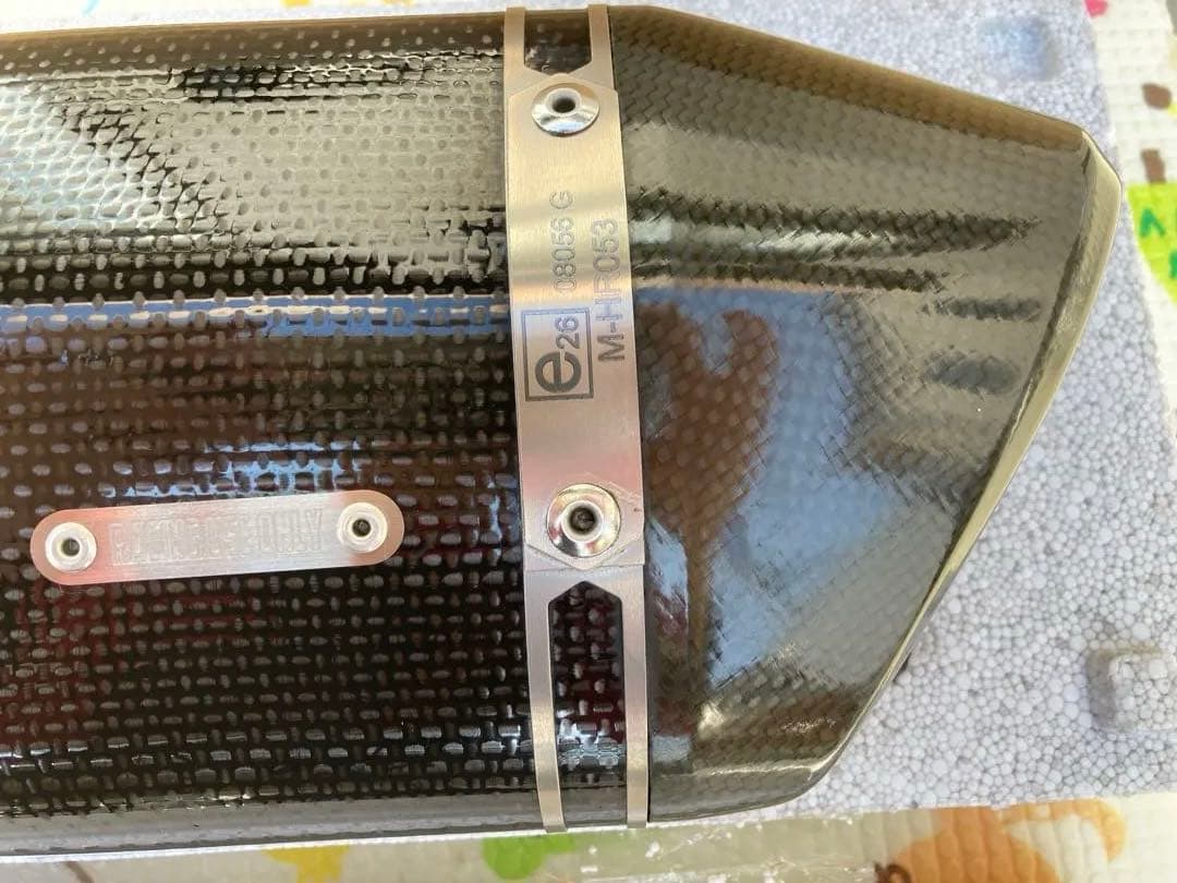 CBR400R 19〜 アクラポヴィッチ　カーボン スリップオン　マフラー