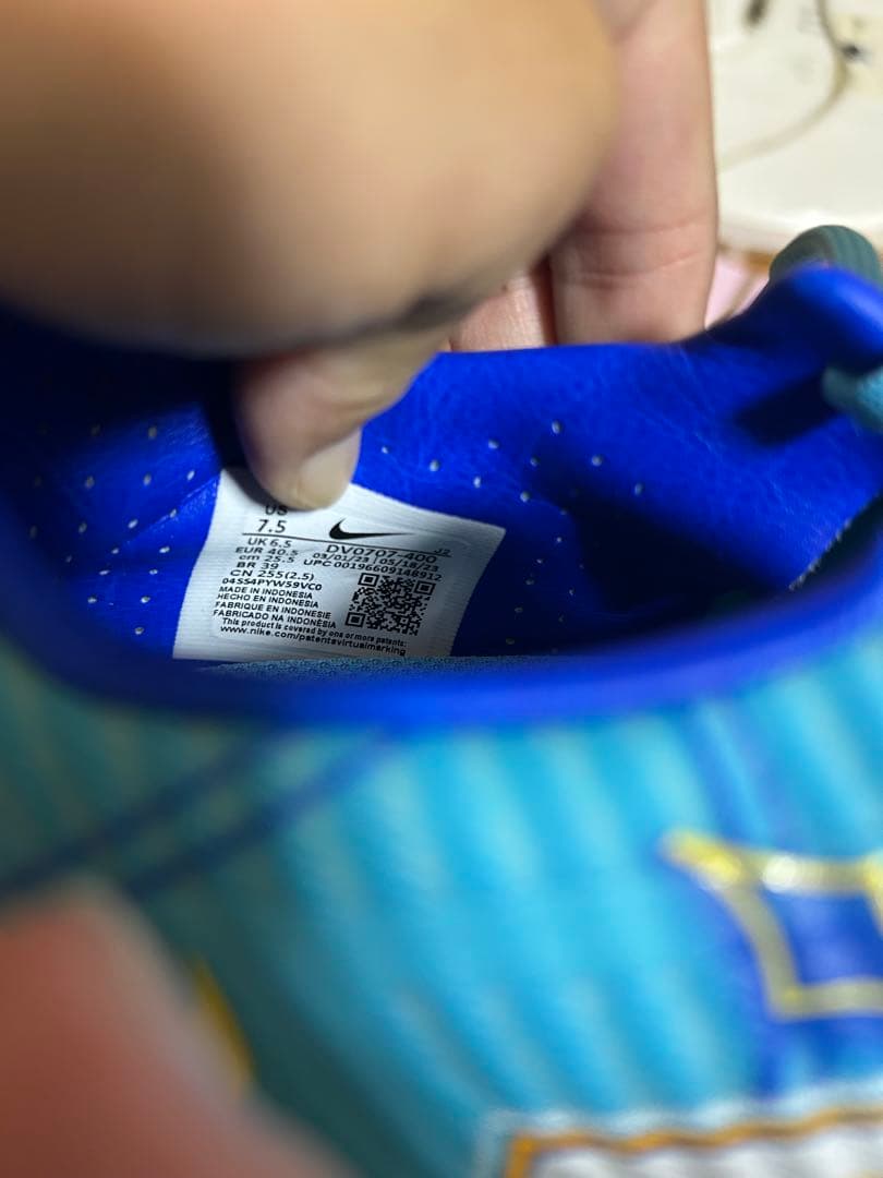 新品☆Nike サッカーシューズ