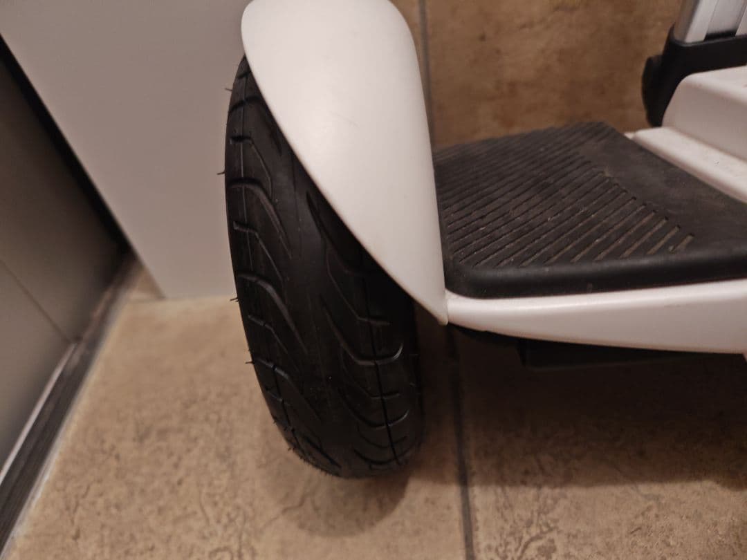 電動バランスボード ホワイト