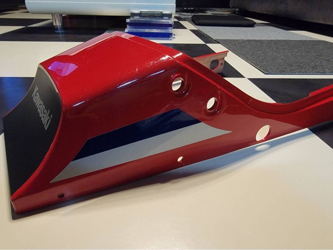 GPZ400逆車 ガソリンタンク美品　テールカウル