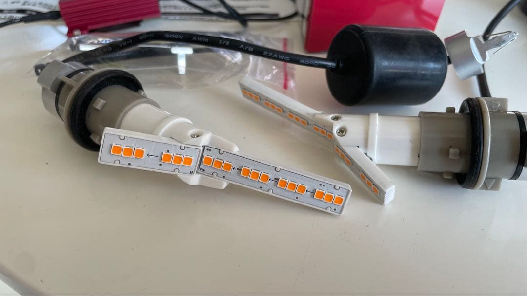 ヴァレンティジュエルLEDワイドウインカーバルブ　FWB-03 新品抵抗器付き