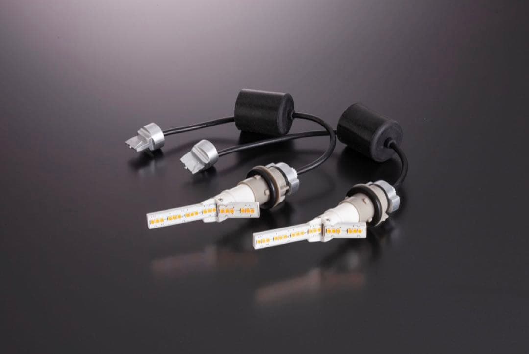 ヴァレンティジュエルLEDワイドウインカーバルブ　FWB-03 新品抵抗器付き