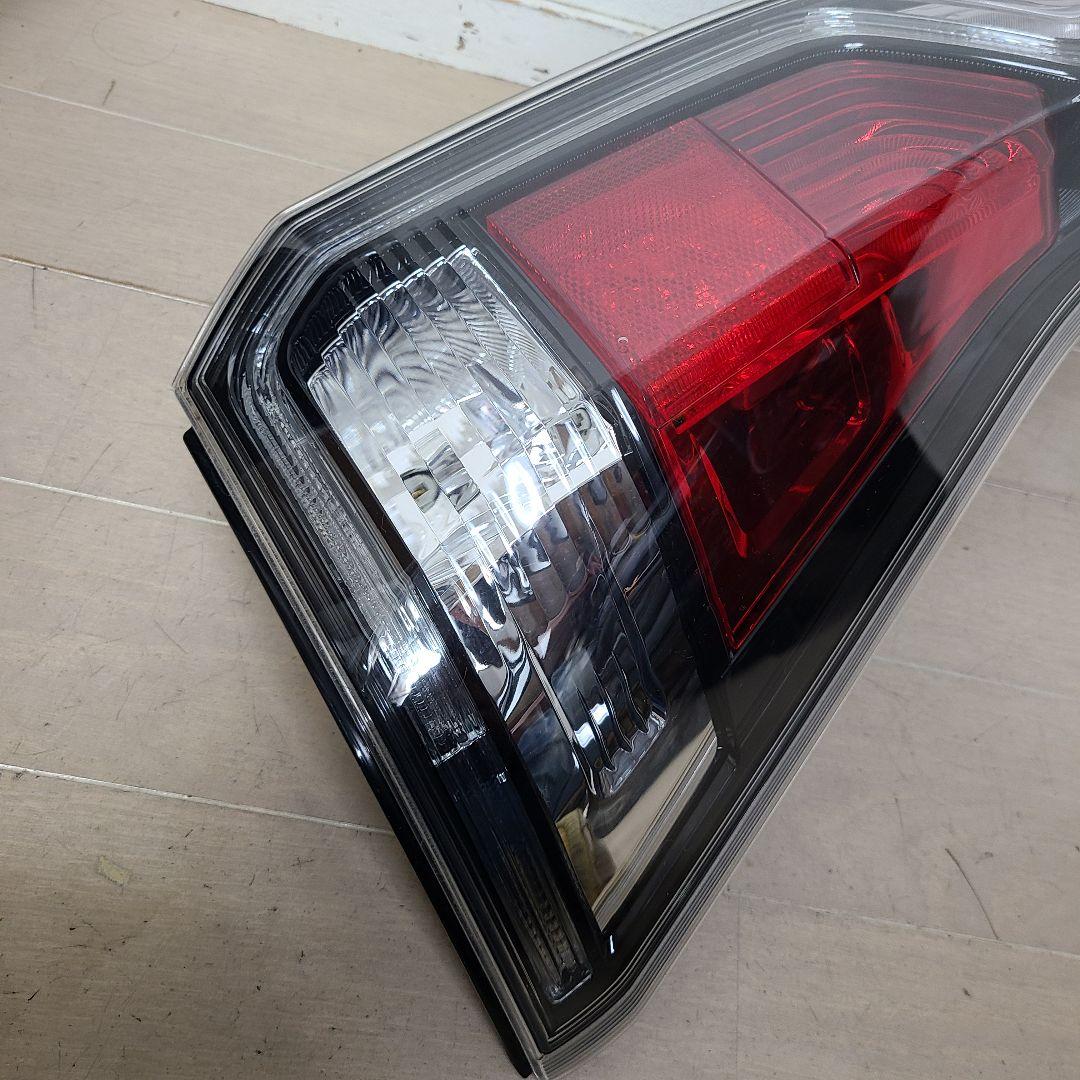 ニ*コ様 日産c27 セレナ 純正テールランプ