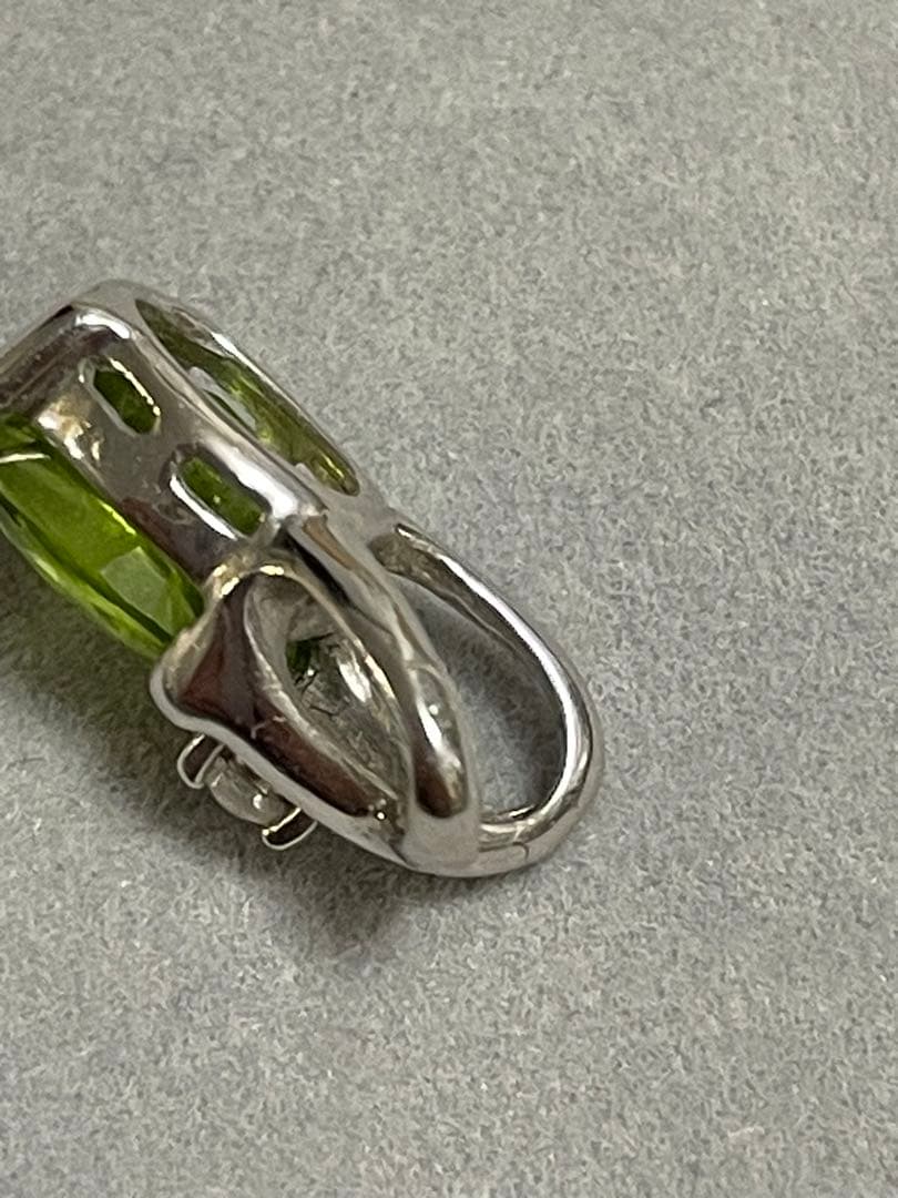 【8月誕生石】ペリドットオーバルカットペンダントトップ