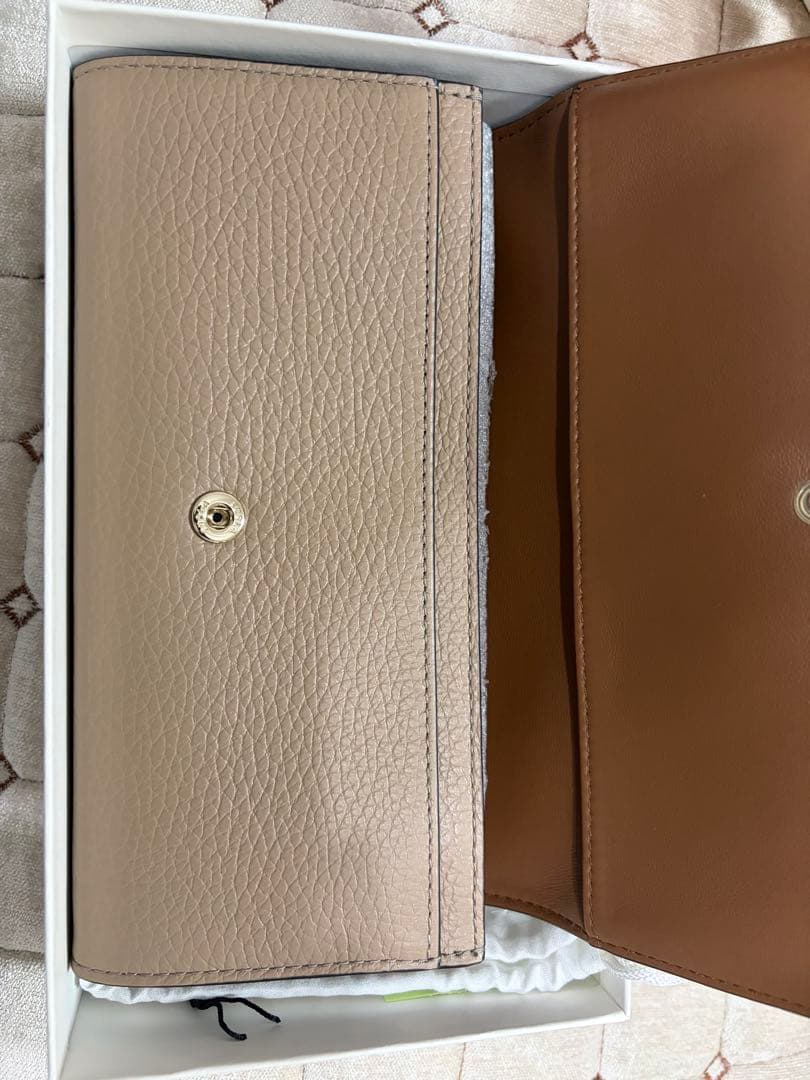 FURLA イエロー ベージュ 財布 期間限定セール2月1日から2月7日まで￼￼