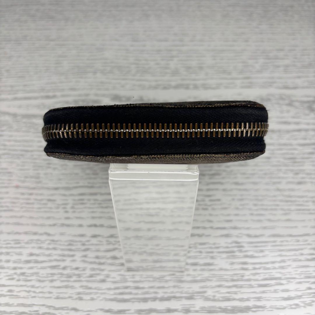 BVLGARI ブルガリ　ラウンドジップ　二つ折り財布　M8228