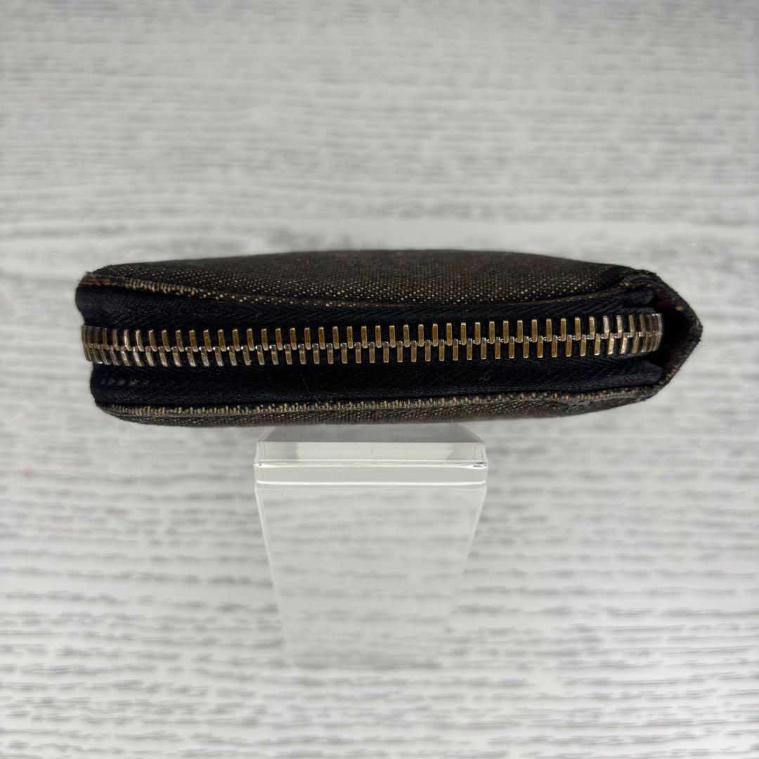 BVLGARI ブルガリ　ラウンドジップ　二つ折り財布　M8228