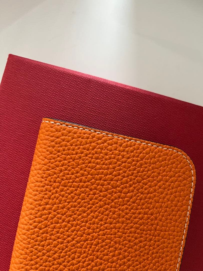 【新品未使用】完売商品！iPhone 16ダイアリーケース シュリンクレザー