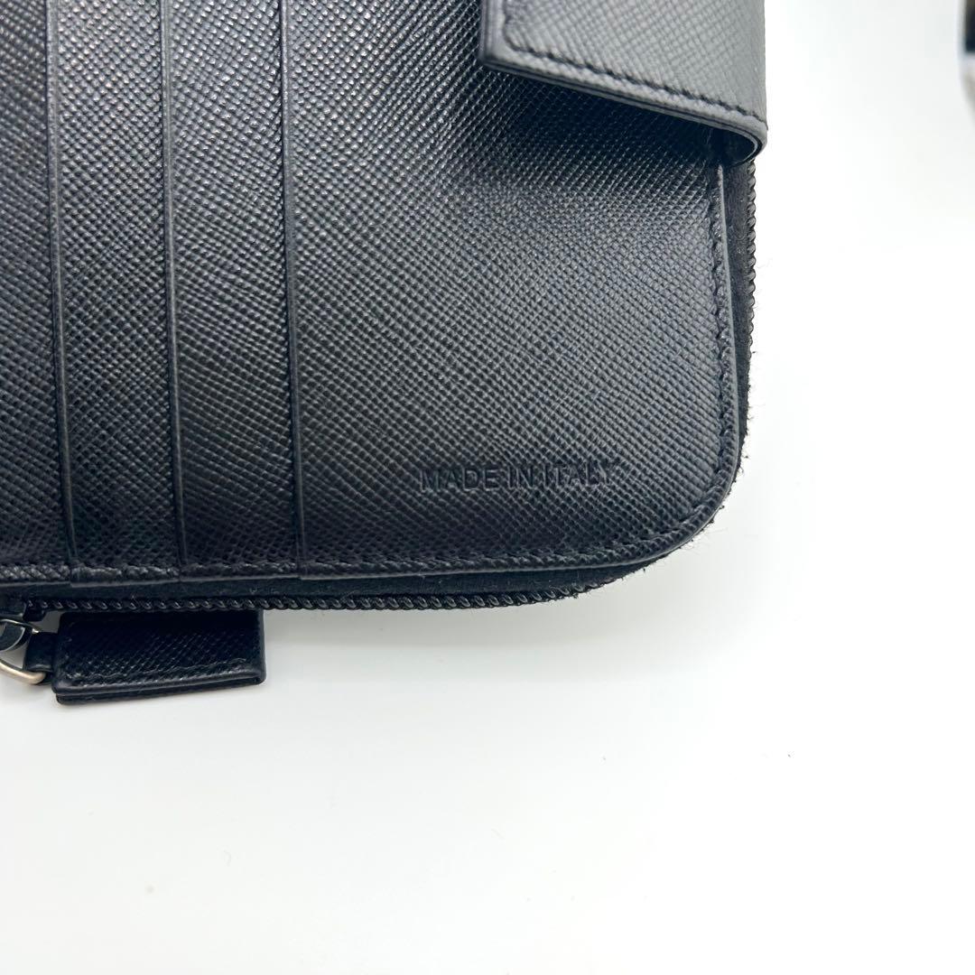 極上美品・保証書付　PRADA 二つ折り　三角プレート　サフィアーノ　ブラック