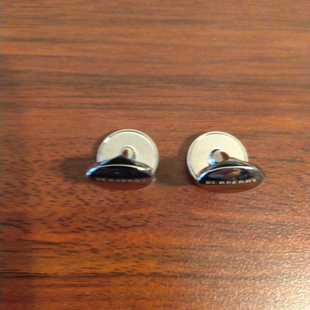バーバリー ネクタイピンとカフスのセット