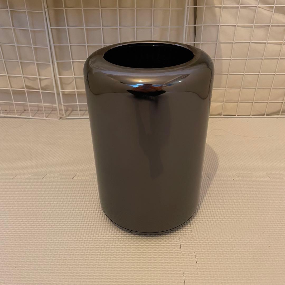 Apple Mac Pro (2013) スペースグレー