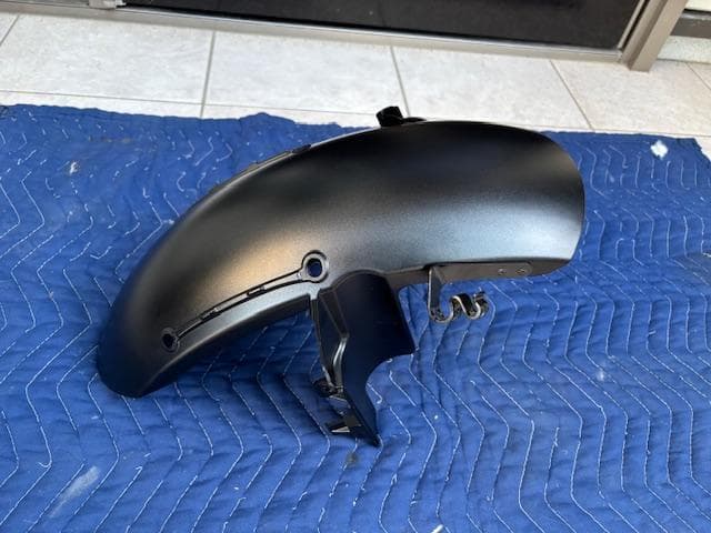 Z900RS SE　2025　フロントフェンダー マットブラック クランプ付き