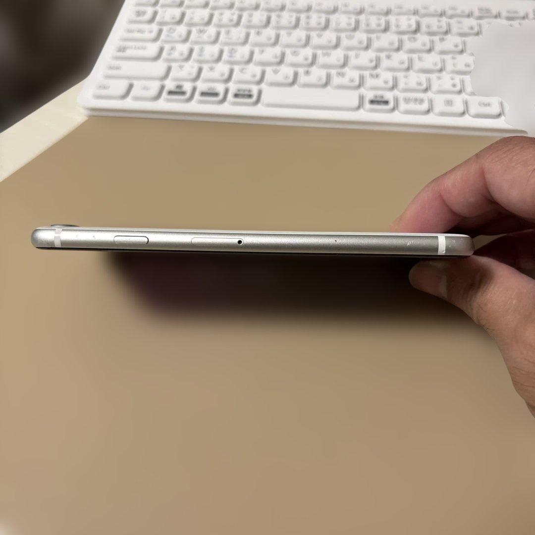 Apple iPhone SE 第2世代　128G ホワイト