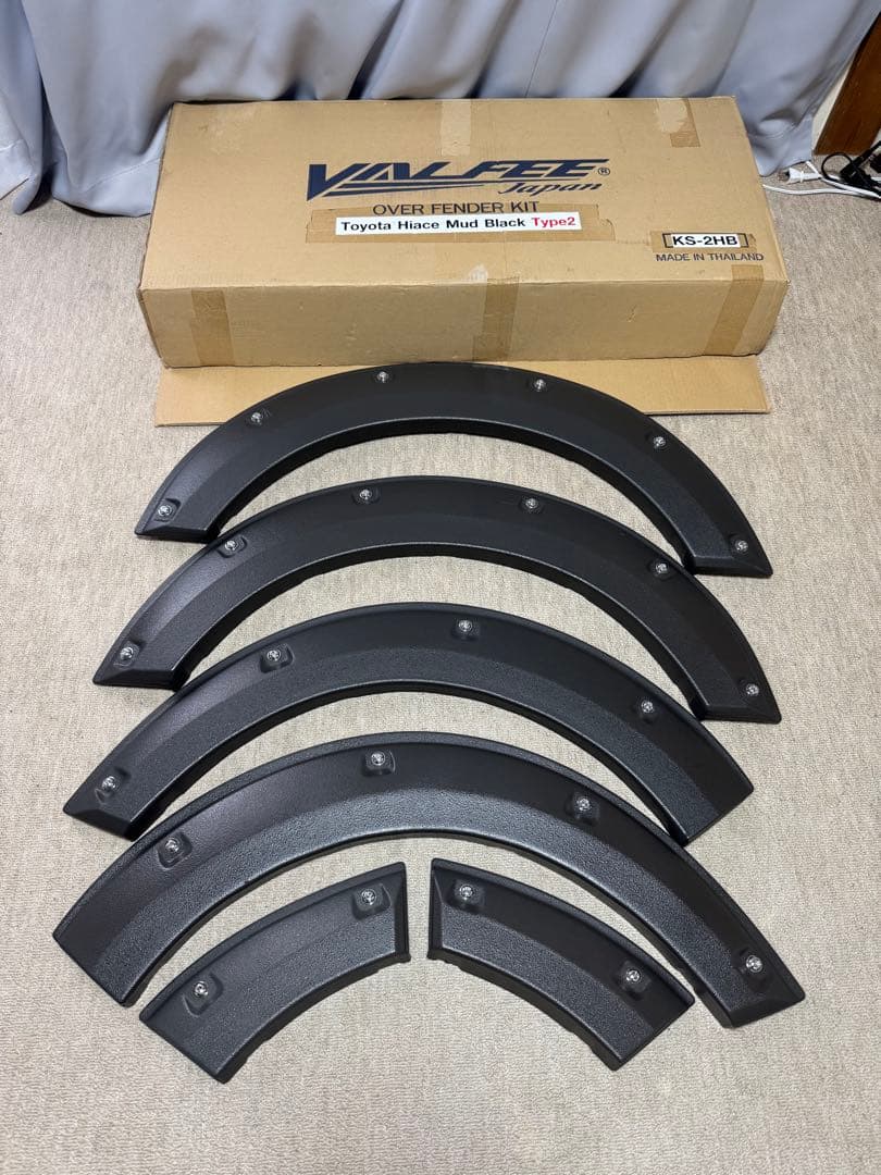 ハイエース　アゲ系オーバーフェンダー新品