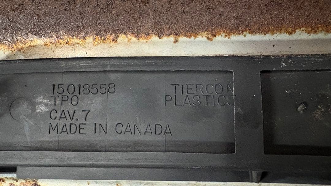 ま*ん様 05年シボレーサバーバン フロントバンパー