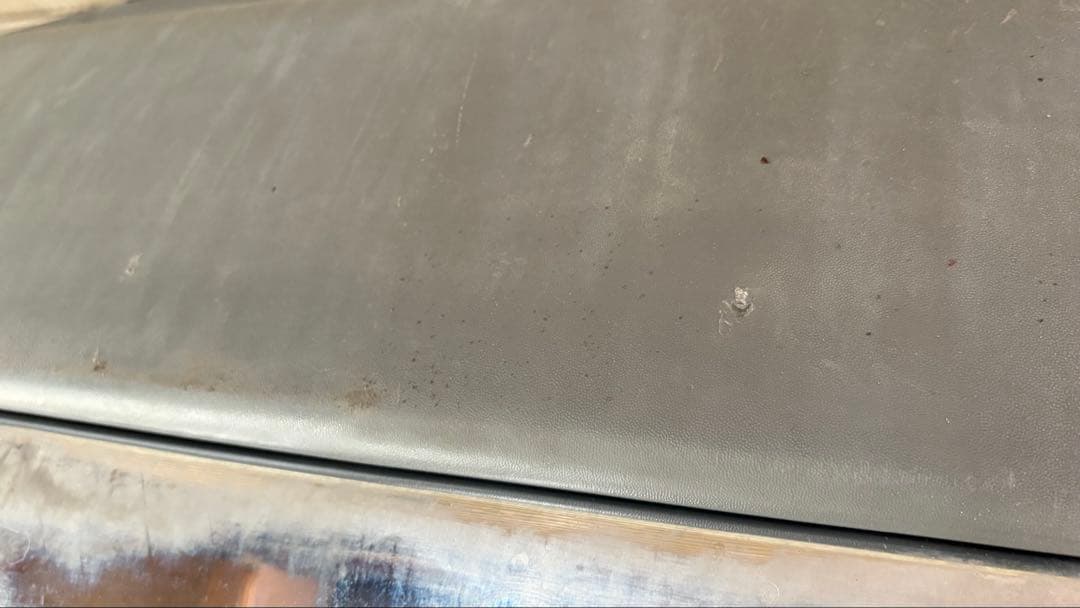 ま*ん様 05年シボレーサバーバン フロントバンパー