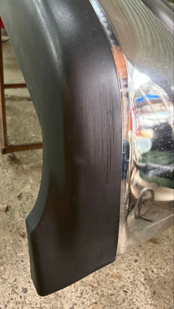 ま*ん様 05年シボレーサバーバン フロントバンパー