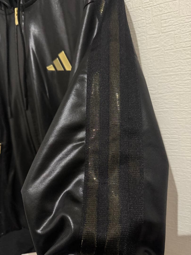 adidas フード付き コーティング ジャケット ジャージ ブラック