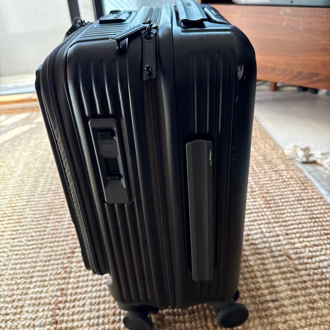 イノベーター　スーツケース　ブラック