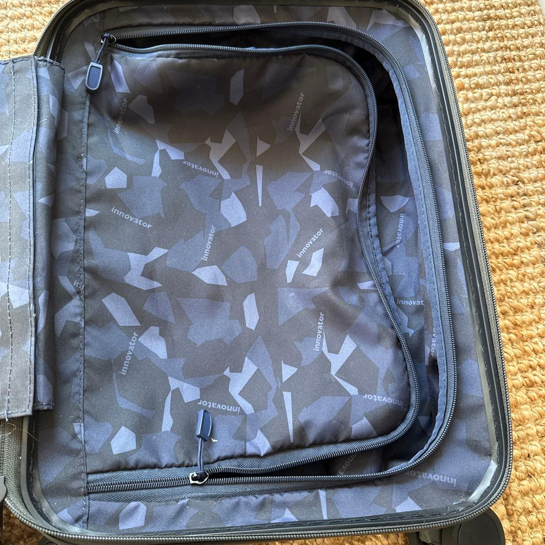 イノベーター　スーツケース　ブラック