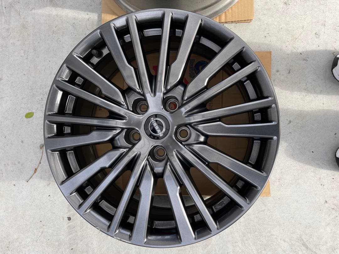 日産 e52 エルグランド　純正ホイール　18インチ