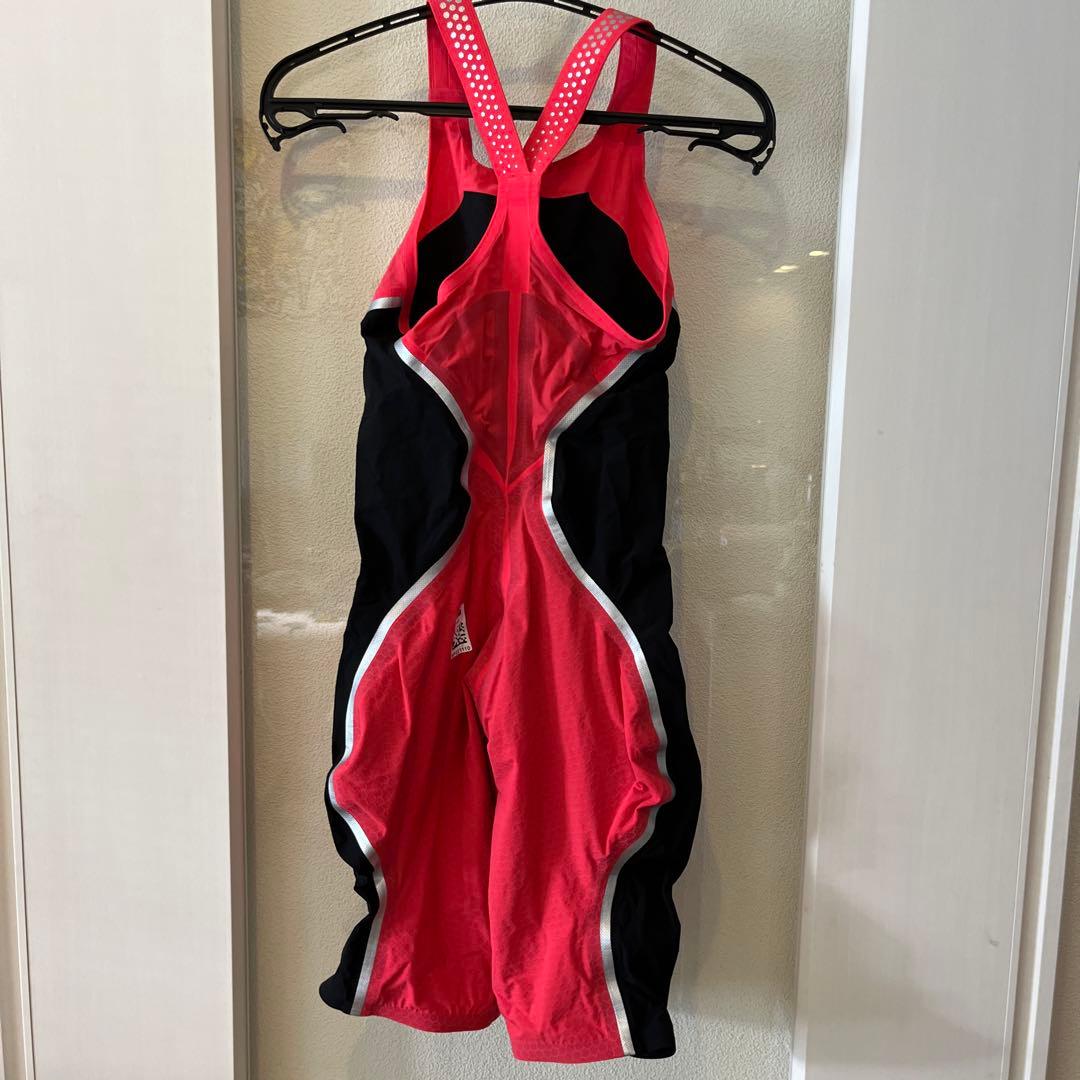 Kihaha さん専用 speedo スポーツ用水着 赤・黒