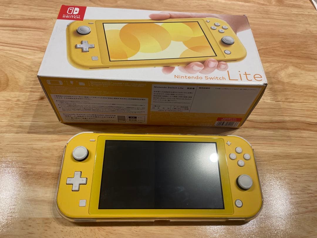 Nintendo Switch Lite イエロー 箱付き　ケース　充電コード付