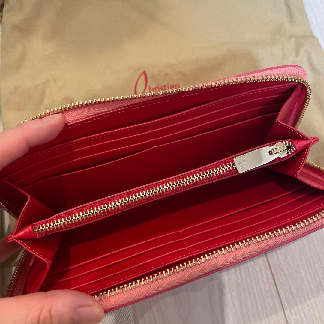 クリスチャンルブタン Christian Louboutin Paris 財布