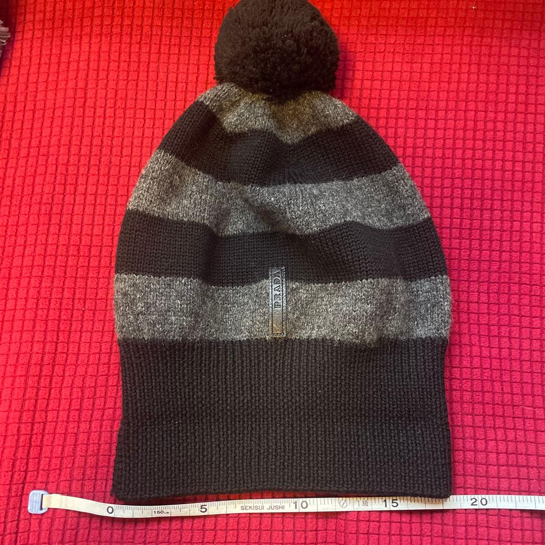 PRADA ストライプ ニット帽 ポンポン付き