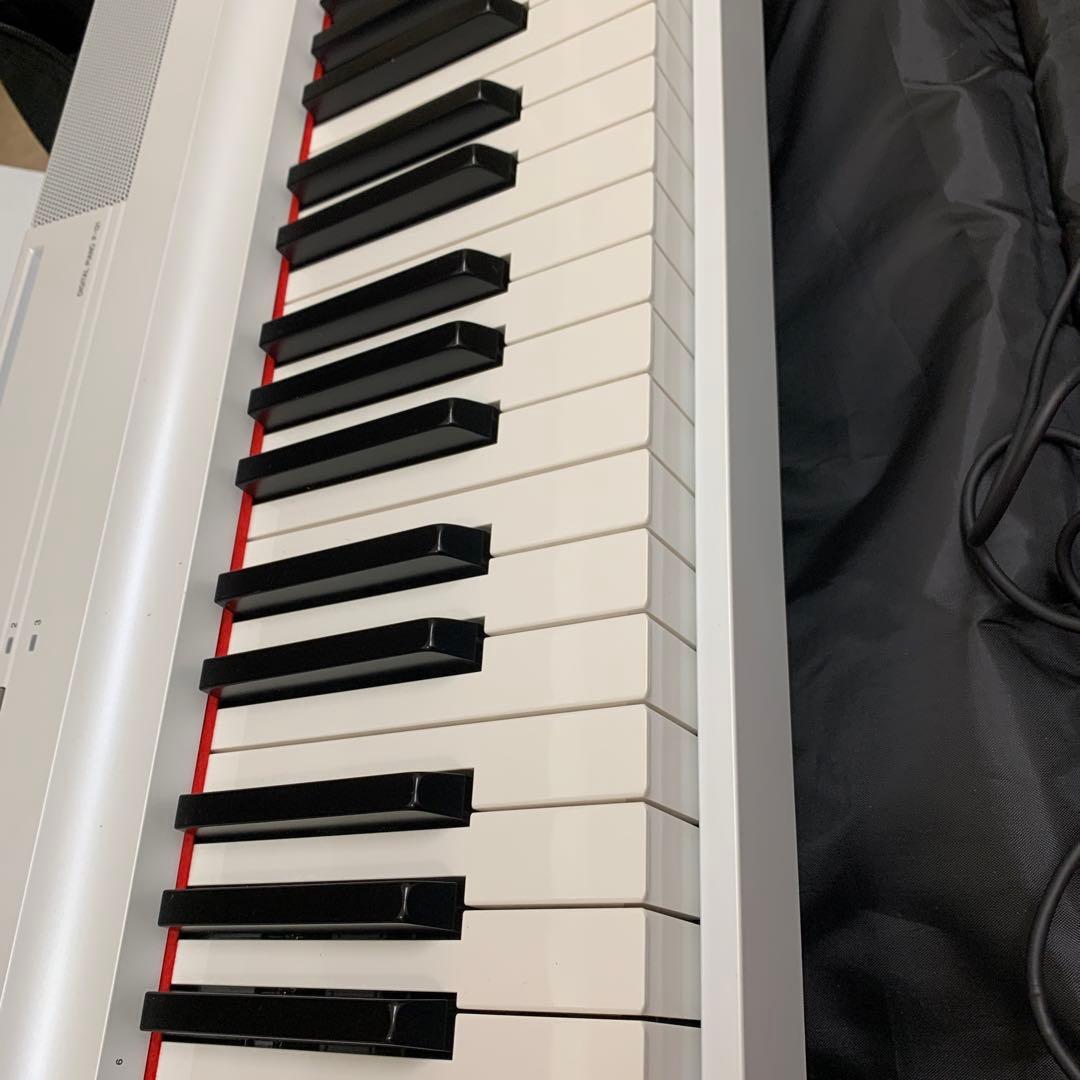 しゃんしゃん　Yamaha P-121 ホワイト ソフトケース付き