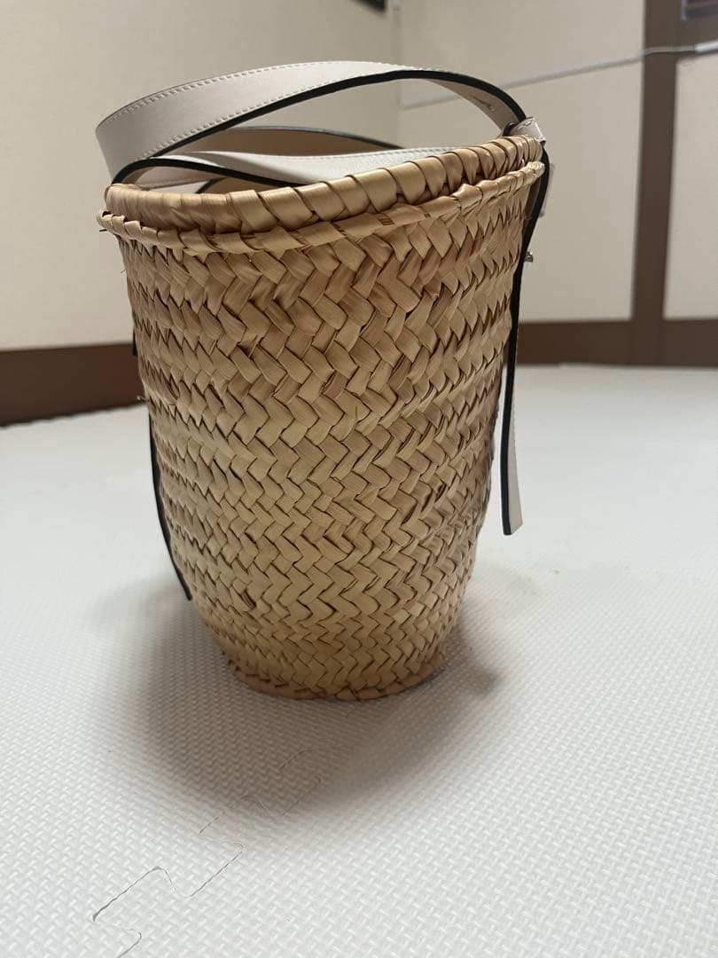 ロエベ　LOEWE かごバッグ　未使用に近い