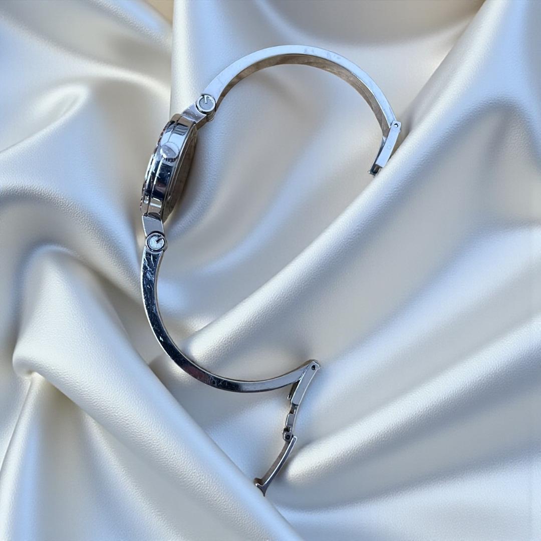 【不動品】GUCCI 腕時計　105　バングルウォッチ　ガーネットベゼル