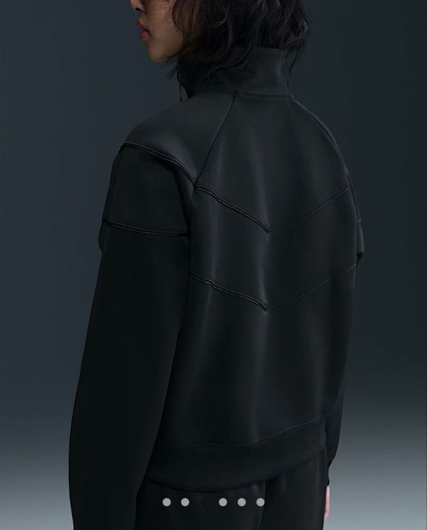 aespaカリナ着用　NIKE スポーツウェアウィンドランナーウィメンズMサイズ