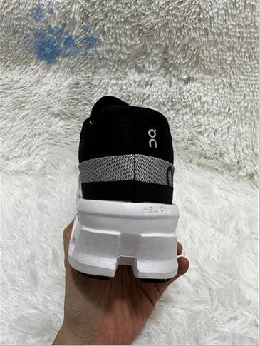 新品 On Cloudmonster2 ブラックスニーカー 24.5cm