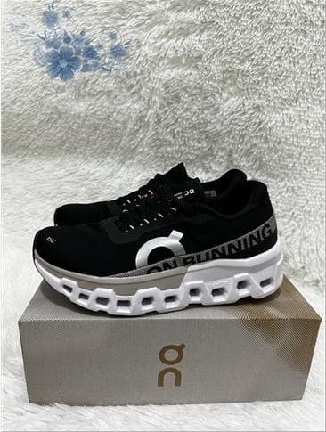 新品 On Cloudmonster2 ブラックスニーカー 24.5cm